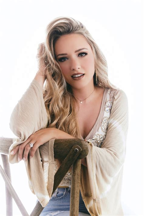 Emily ann roberts - Emily Ann Roberts is a country singer and songwriter who will be opening for Blake Shelton in 2024. Find out more about her music, videos, merchandise and …